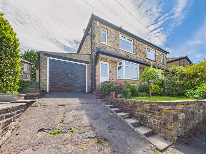 3 Bedroom House To Rent In Low Ash Drive, Shipley, BD18