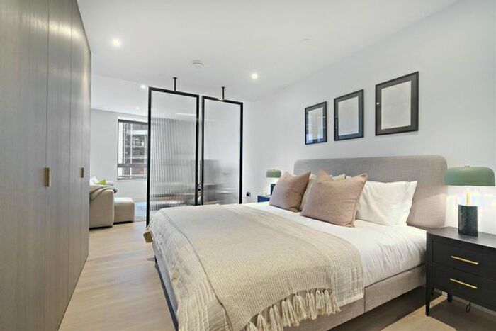 Studio To Rent In Water Street, Canary Wharf, E14