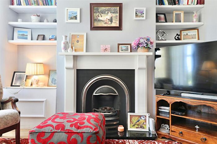 3 Bedroom Terraced House For Sale In Kenilworth Avenue, Hull, HU5