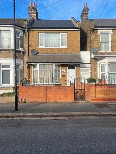 3 Bedroom Terraced House For Sale In Strone Road, London, E12