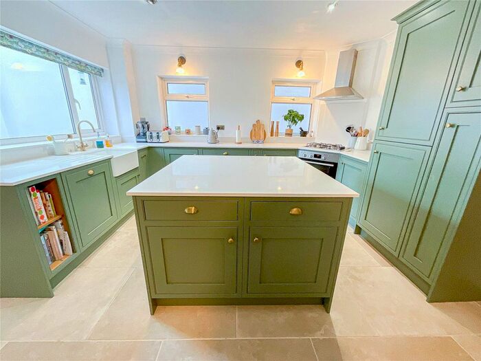 4 Bedroom Detached House For Sale In Wigginton Road, Tamworth