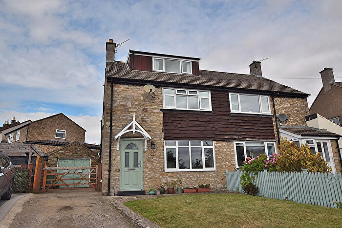 3 Bedroom Semi-Detached House For Sale In Gilling Road, Richmond, DL10