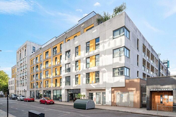 1 Bedroom Flat For Sale In Canalside Apartment With Parking, NW1