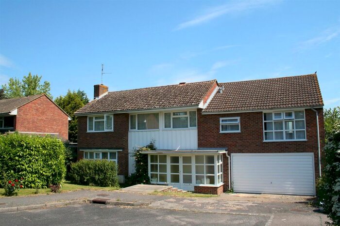 1 Bedroom Flat To Rent In High Point, Haywards Heath, RH16