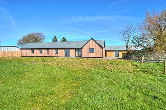 4 Bedroom Bungalow For Sale In The Byre, Higher Cheldon Cross, EX18