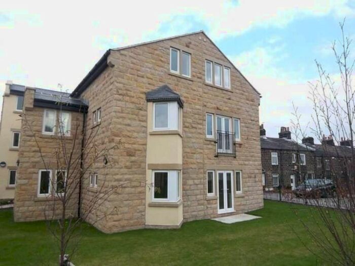 3 Bedroom Flat To Rent In Alleon Court, Low Lane, Horsforth, Leeds, LS18