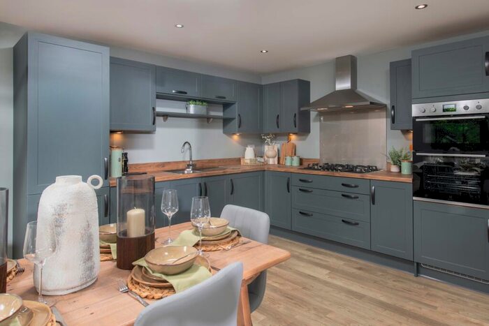 4 Bedroom Detached House For Sale In Meadowsweet Drive, Edinburgh, EH4