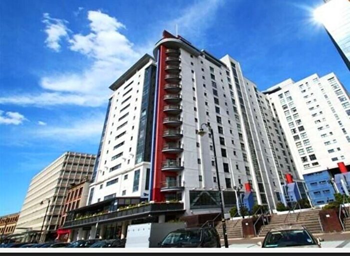 3 Bedroom Flat To Rent In Landmark Place, Churchill Way, Cardiff, CF10