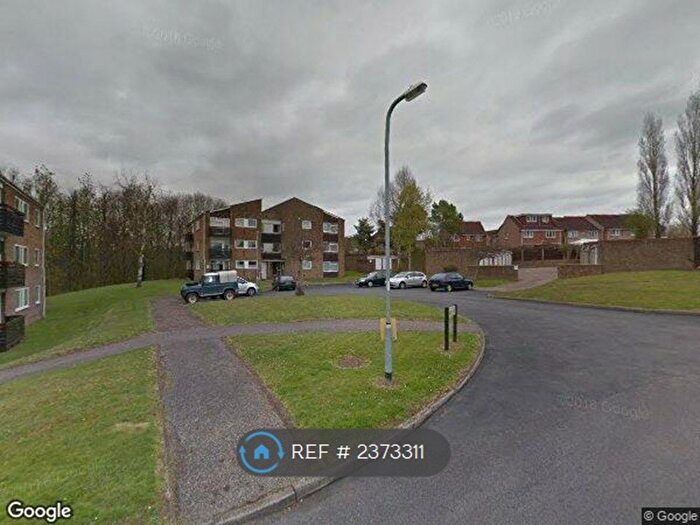 2 Bedroom Flat To Rent In Elmcroft Court, Hemel Hempstead, HP3