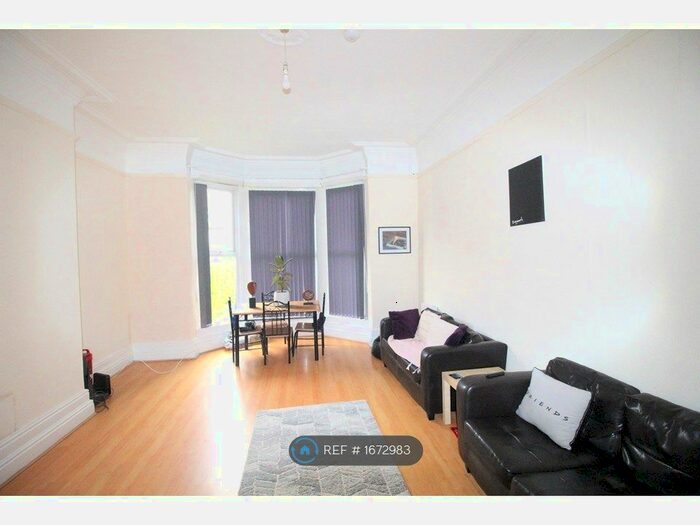 2 Bedroom Flat To Rent In Kelso Road, Leeds, LS2