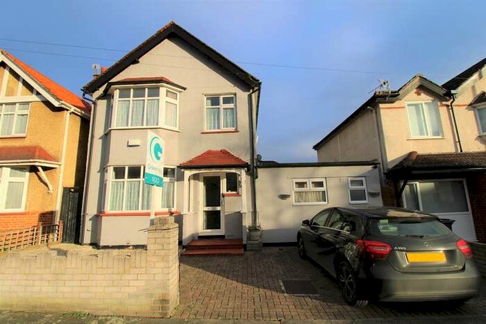 4 Bedroom Detached House To Rent In Douglas Road, Surbiton, KT6