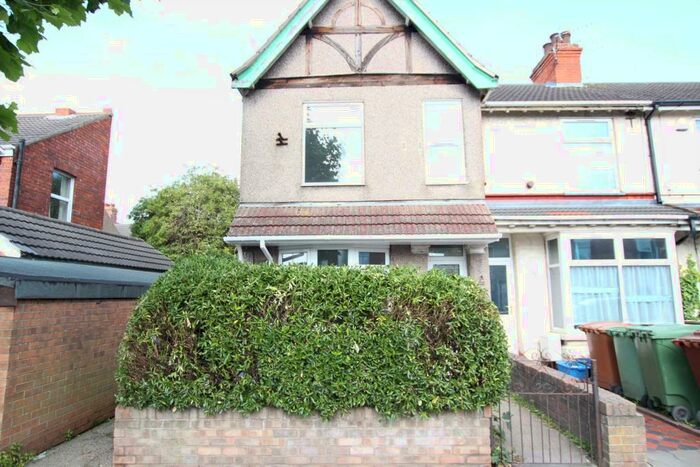 3 Bedroom End Of Terrace House To Rent In Humberstone Road, Grimsby, DN32