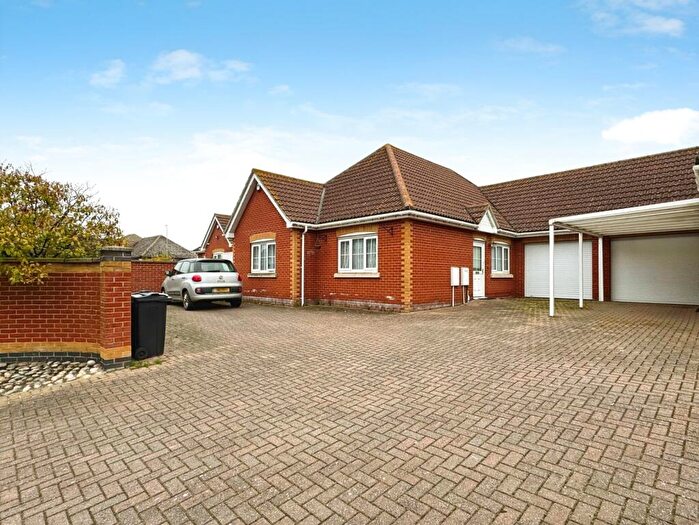 3 Bedroom Bungalow For Sale In The Street, Little Clacton, Clacton-on-Sea, CO16