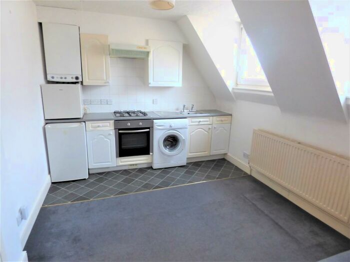 1 Bedroom Flat To Rent In Roman Road, Bow, London, E3