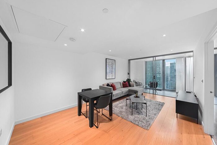 1 Bedroom Apartment To Rent In Landmark Pinnacle, Marsh Wall, E14