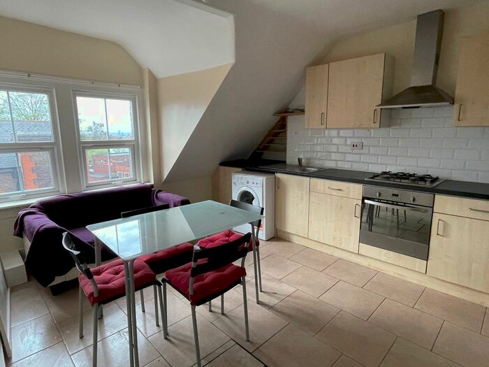 1 Bedroom Flat To Rent In Streatham High Road, Streatham, SW16