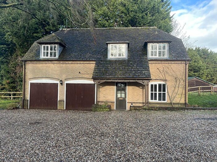 2 Bedroom Cottage To Rent In Lambourn, Berkshire, RG17