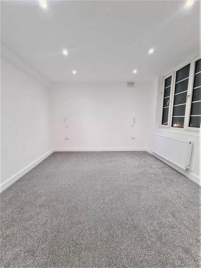 2 Bedroom Flat To Rent In The Village Way, Beckenham BR3