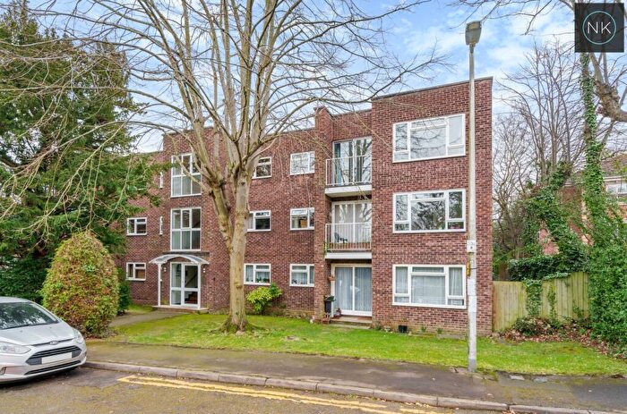 2 Bedroom Apartment To Rent In Malcolm Way, Snaresbrook, London, E11