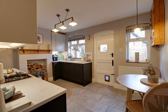 2 Bedroom Cottage For Sale In Bells End Road, Walton-On-Trent, Swadlincote, Derbyshire, DE12