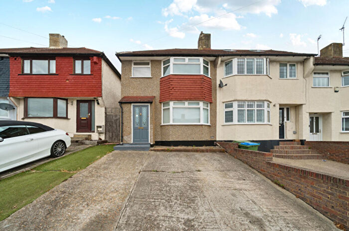 4 Bedroom Semi-Detached House For Sale In Ridgeway West, Sidcup, DA15
