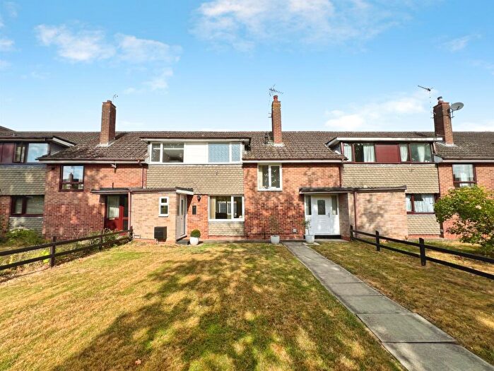3 Bedroom Terraced House For Sale In Fairfields Walk, Stratford-Upon-Avon, CV37