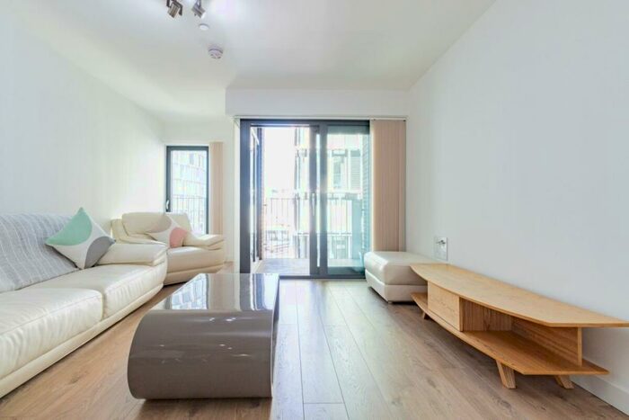1 Bedroom Flat To Rent In Great Eastern Road London, E15