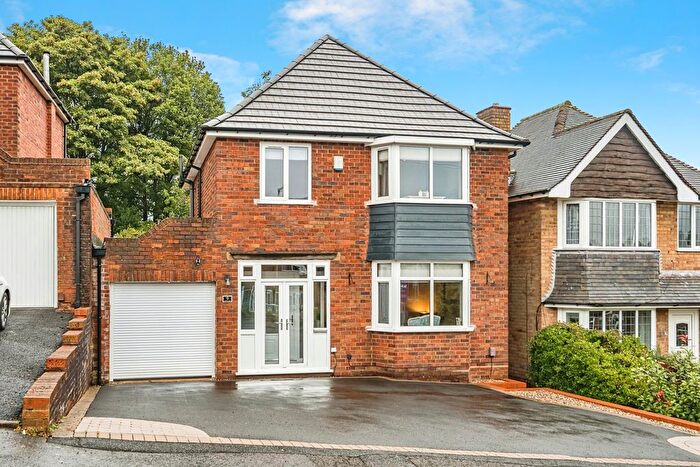 3 Bedroom Detached House For Sale In Elizabeth Grove, Dudley, West Midlands, DY2