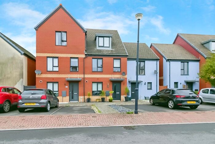 3 Bedroom Town House For Sale In Portland Drive, Barry, CF62
