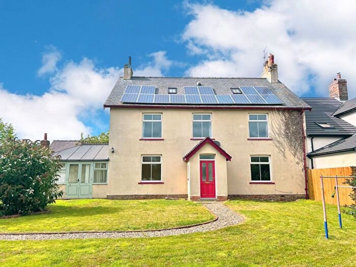 5 Bedroom Farmhouse To Rent In Grange Road, Leconfield, HU17