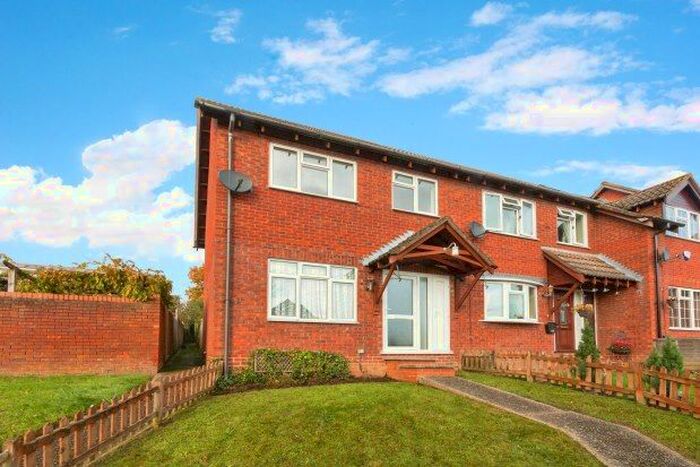 3 Bedroom Property To Rent In Purbrook Road, Tadley, RG26