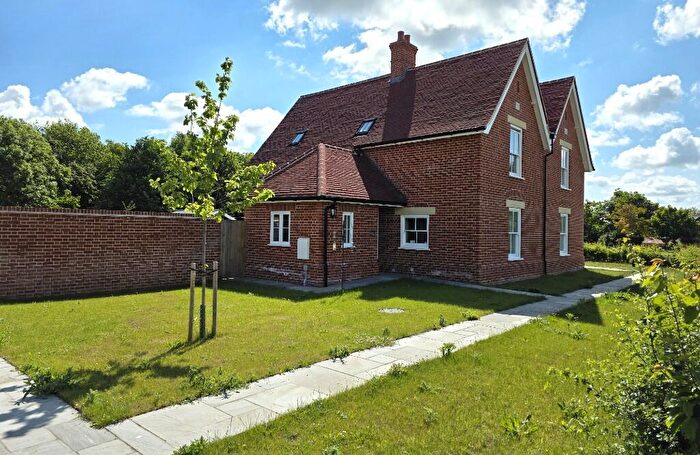 3 Bedroom Semi-Detached House To Rent In The Street, IP7