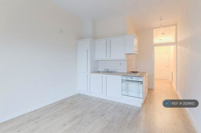 1 Bedroom Flat To Rent In School Lane, Kettering, NN16