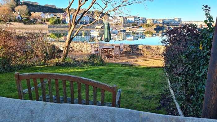 2 Bedroom Cottage For Sale In Yonder Street, Hooe Lake, PL9