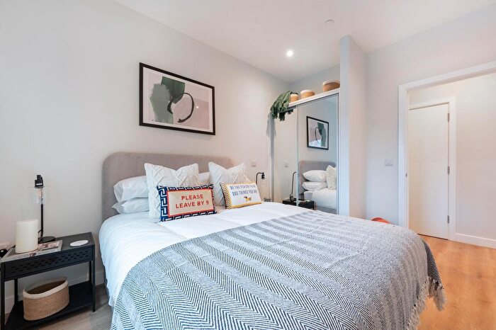 2 Bedroom Flat To Rent In Clay, Salford Quays, M50