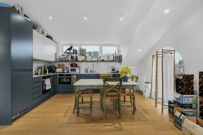 2 Bedroom Flat To Rent In St. Augustine's Road, Camden, London, NW1