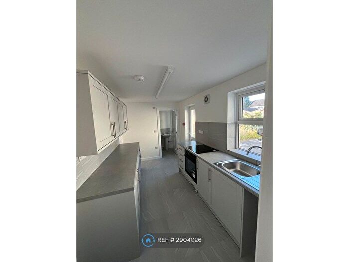 1 Bedroom Flat To Rent In Lea Road, Wolverhampton, WV3