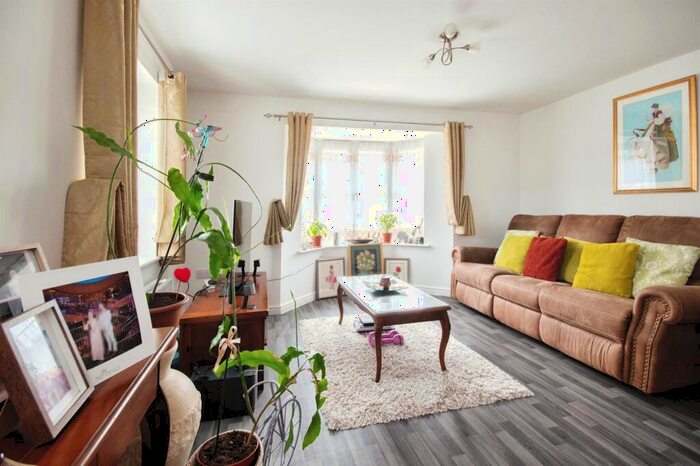 1 Bedroom Flat For Sale In Batchelor Way, Downton, Salisbury, SP5