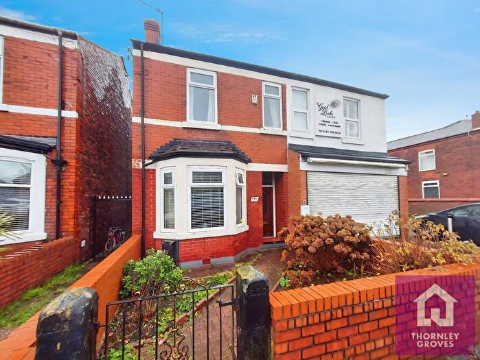 3 Bedroom Semi-Detached House For Sale In Worsley Road, Eccles, M30