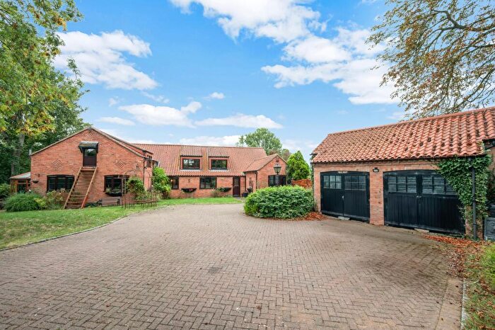4 Bedroom Detached House For Sale In Barn Conversion In Nether Broughton, LE14