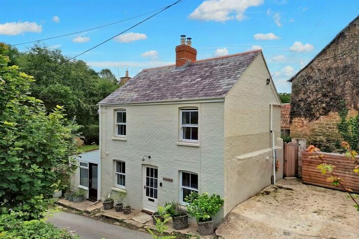 3 Bedroom Detached House For Sale In West Milton, DT6