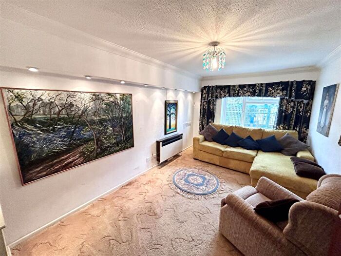 1 Bedroom Apartment For Sale In Albert Street, Ventnor, PO38