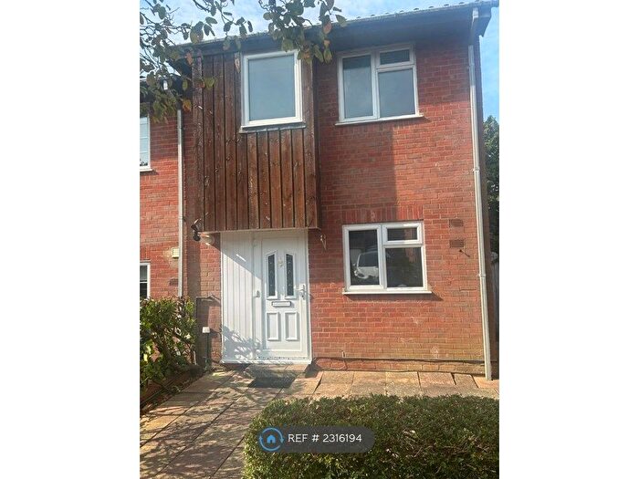 3 Bedroom End Of Terrace House To Rent In Greenham Wood, Bracknell, RG12