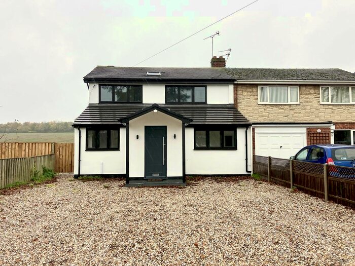 4 Bedroom Semi-Detached House To Rent In House Lane, St Albans, AL4