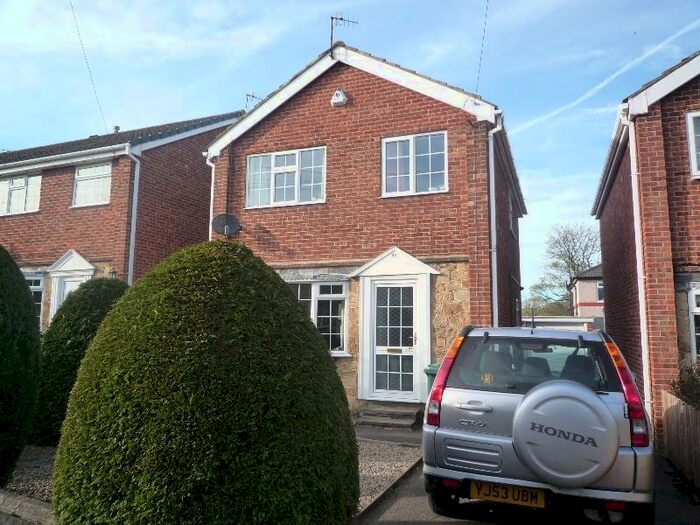 3 Bedroom Detached House To Rent In St Michaels Way, Burley In Wharfedale, LS29