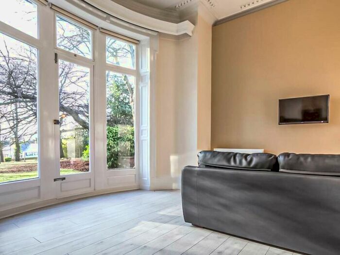 1 Bedroom Apartment To Rent In Headingley Lane, Leeds, West Yorkshire, LS6