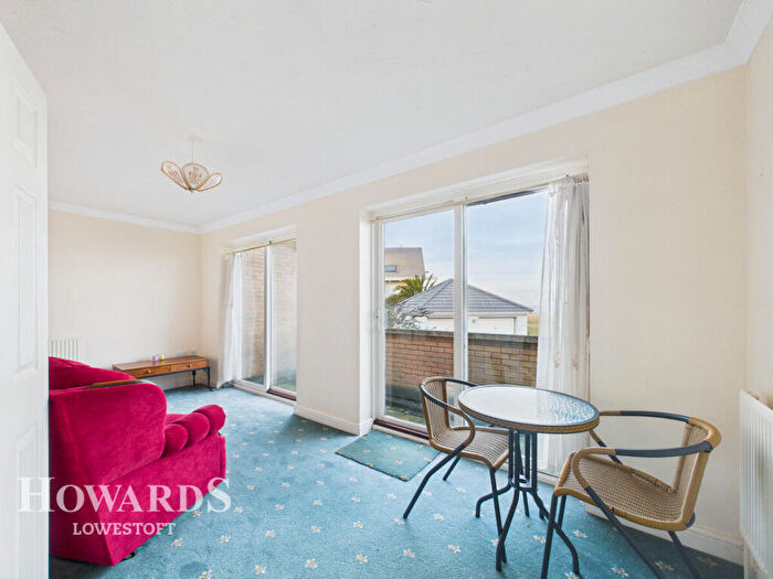 1 Bedroom Terraced House For Sale In High Path, Kessingland, NR33