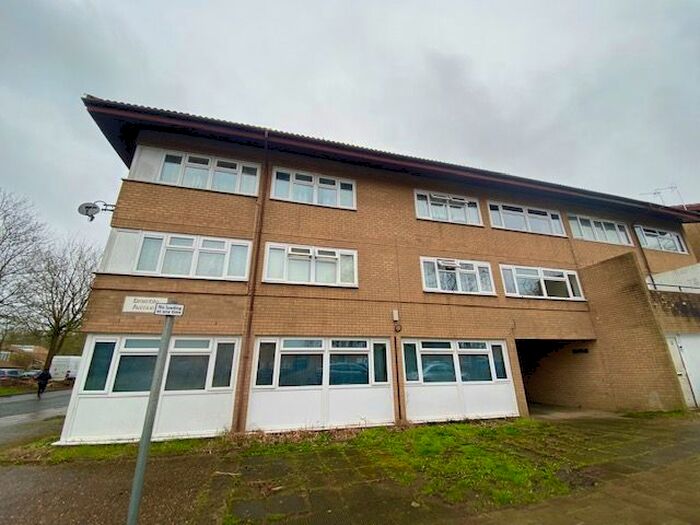 1 Bedroom Flat To Rent In Bramble Avenue, Conniburrow, Milton Keynes, MK14