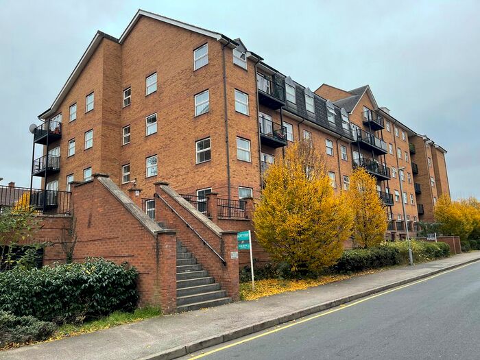 2 Bedroom Flat To Rent In Holly Street, Luton, Beds LU1