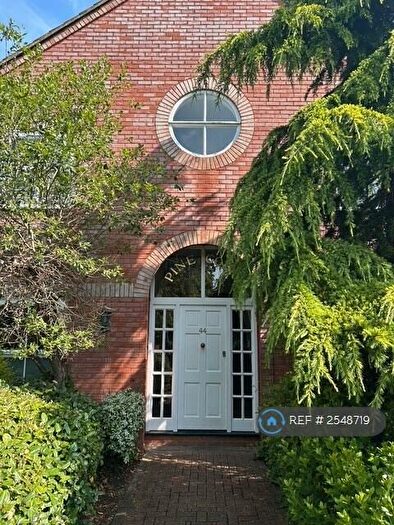 1 Bedroom Flat To Rent In Pine Court, Farnborough, GU14